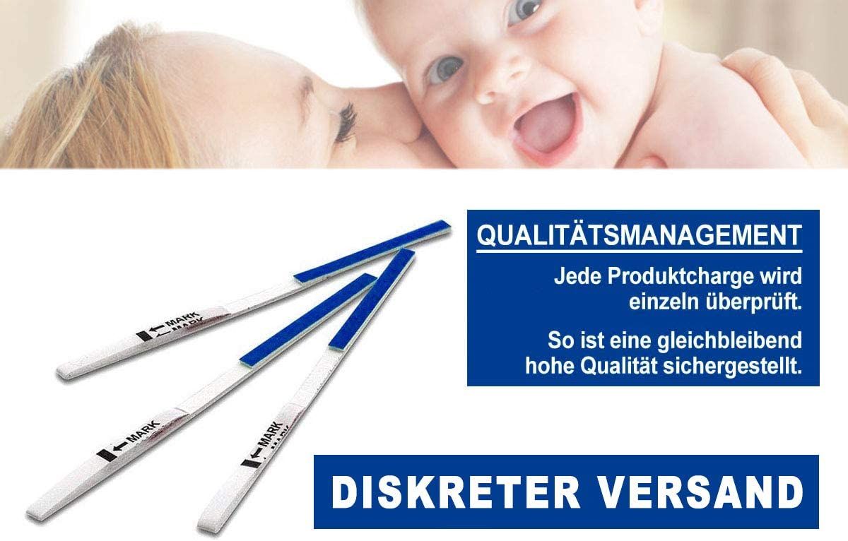 Drei Schwangerschaftsteststreifen mit blauen Spitzen. Text: Qualitätsmanagement. Diskreter Versand. Baby im Hintergrund.