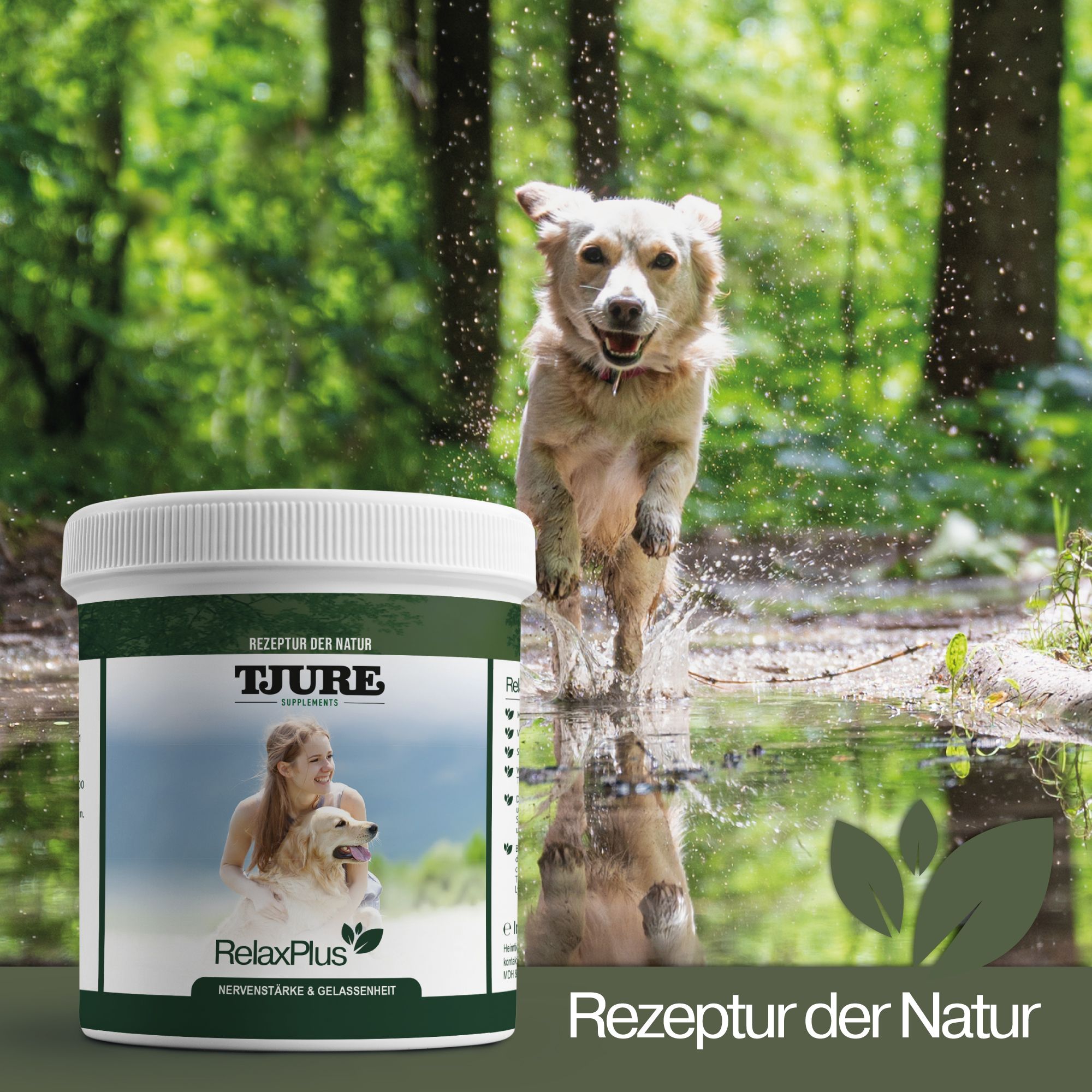 Produktglas mit grünem Etikett. Hund springt in Wasser. Text: Rezeptur der Natur, Frau mit Hund, Produktname.