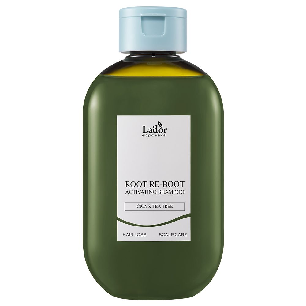Grüne Flasche Lador Root Re-Boot Aktivshampoo mit Cica & Teebaumöl für Haar und Kopfhaut.