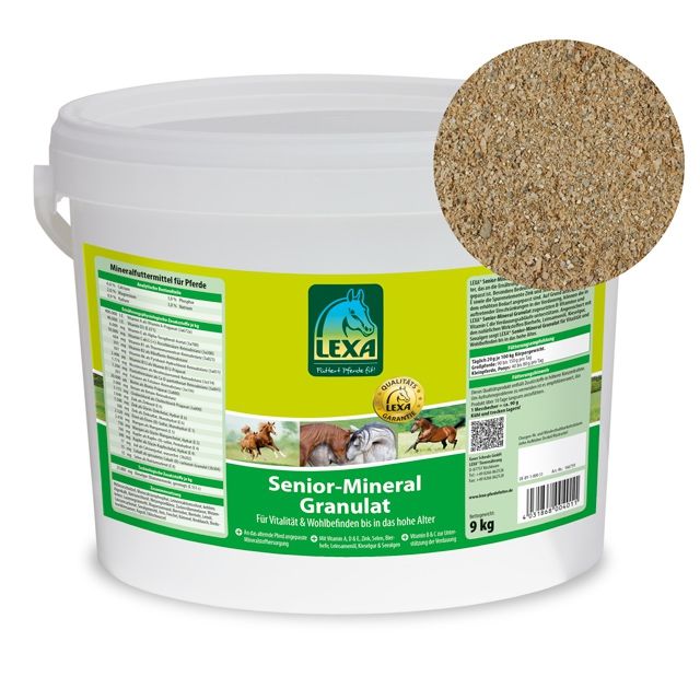 Eimer mit LEXA Senior-Mineral Granulat. Aufdrucke: Produktname, Logo, Inhaltsstoffe. Rundes Detail: Granulat.