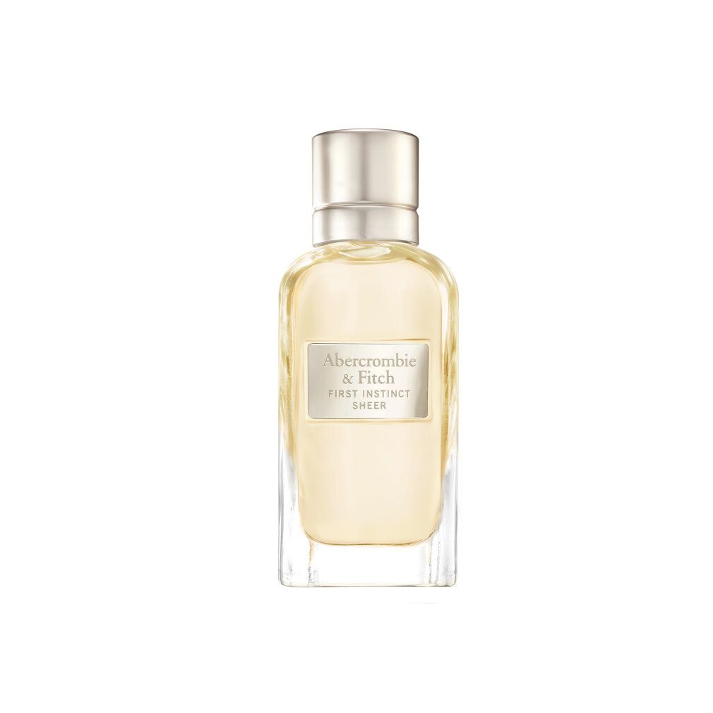 Parfümflasche mit silberfarbenem Verschluss. Auf dem Etikett steht "Abercrombie & Fitch First Instinct Sheer".