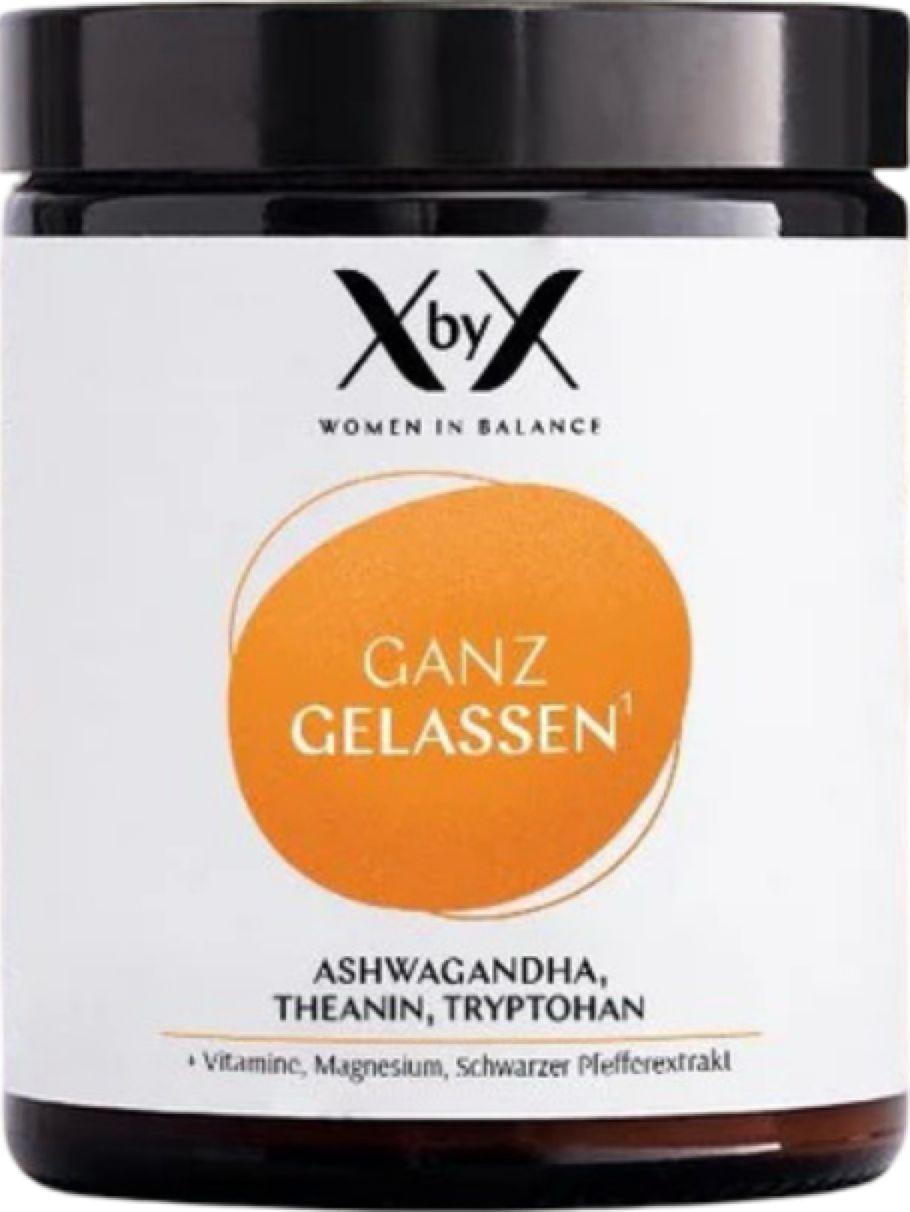Braune Dose mit schwarzem Deckel. Aufschrift: XbyX, Ganz Gelassen. Enthält Ashwagandha, Theanin, Tryptophan.