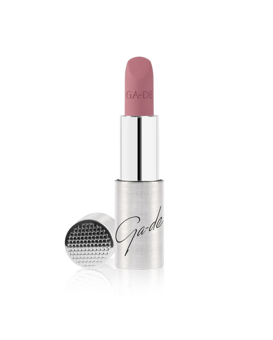 Ga-De Selfie Soft Matte Lipstick in silberner Hülse mit offenem Deckel.