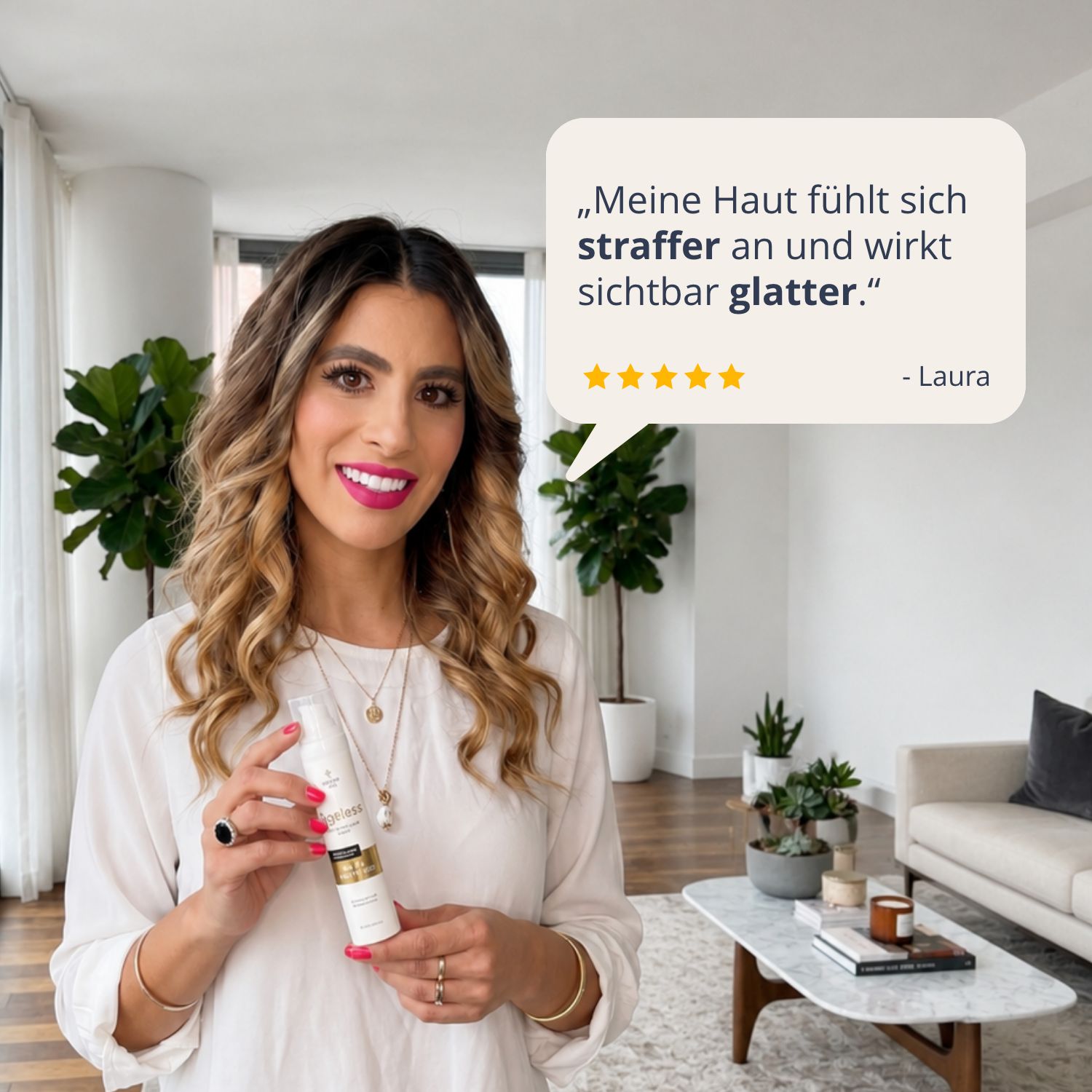 Laura hält Golden Tree Ageless Creme. Zitat: "Meine Haut fühlt sich straffer an und wirkt sichtbar glatter."