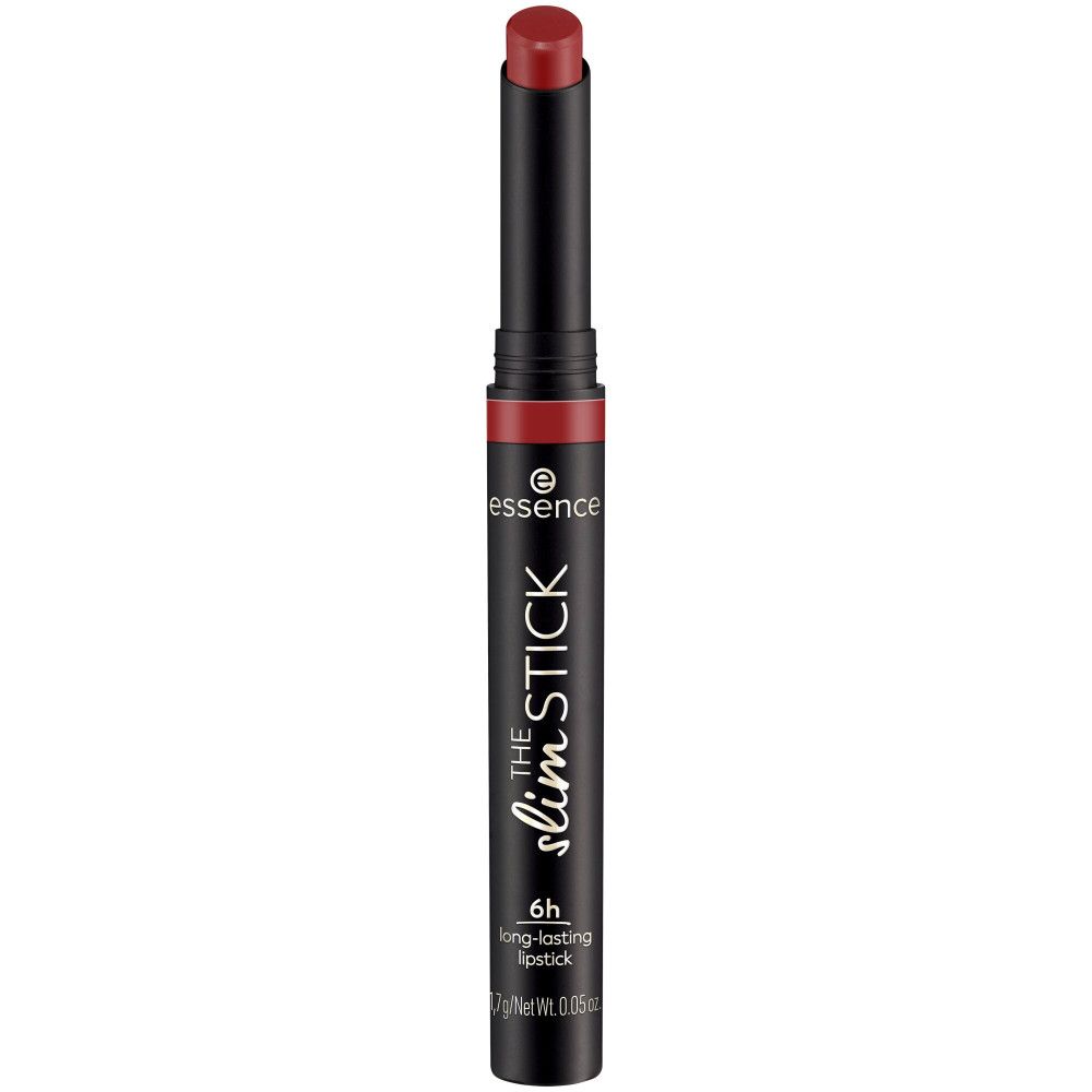 Essence The Slim Stick Lippenstift, schwarze Hülle, roter Lippenstift sichtbar.
