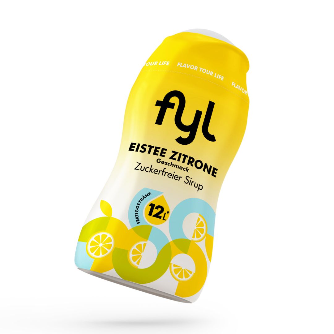 Gelbe Flasche fyl Eistee Zitrone, Zuckerfreier Sirup. Aufschrift: 12l Fertiggetränk. Logo mit Zitronen.