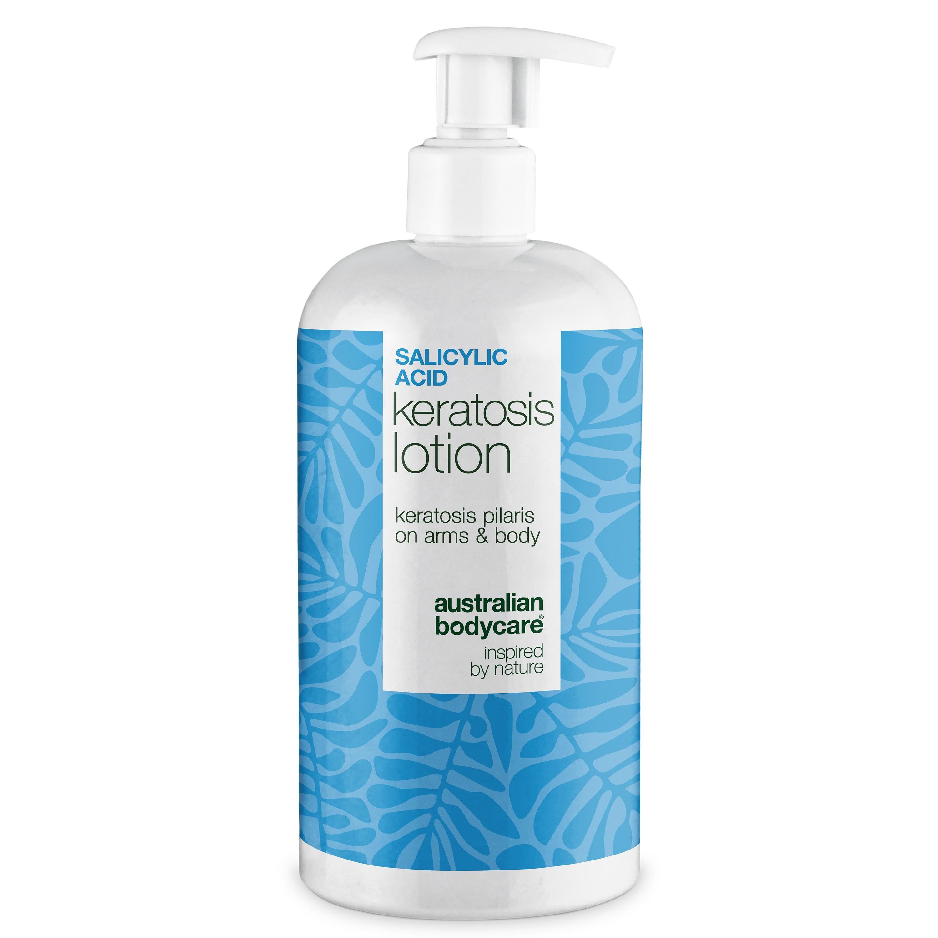 Weiße Lotion-Flasche mit blauem Muster und Aufschrift 'keratosis lotion'. Enthält einen Spender. Marke: Australian Bodycare.