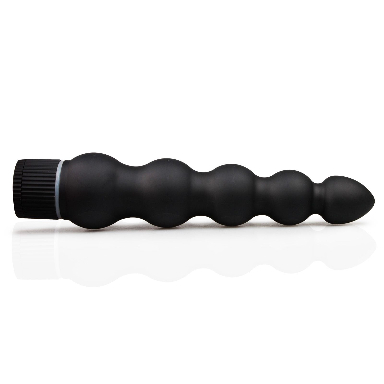Schwarzer Vibrator aus Kunststoff. Zylindrische Form mit mehreren Kugeln und geriffelter Basis. Seitliche Ansicht.