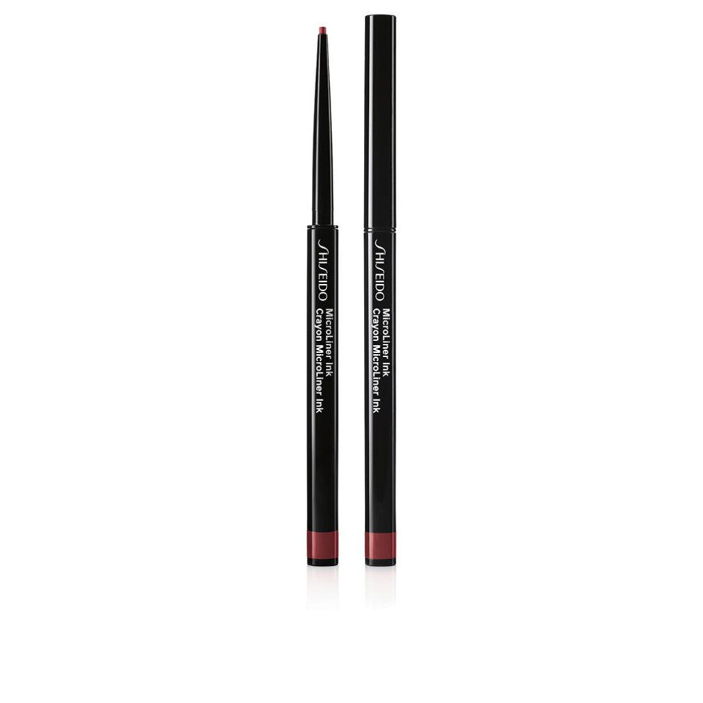 Schwarzer Eyeliner-Stift mit roter Spitze. Produktname und Marke sind sichtbar: Shiseido MicroLiner Ink Crayon.
