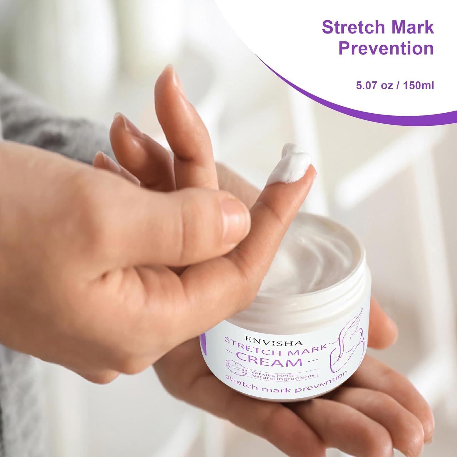 ENVISHA Creme-Dose und Creme auf Finger. Text: Dehnungsstreifen-Prävention, 5.07 oz / 150ml.
