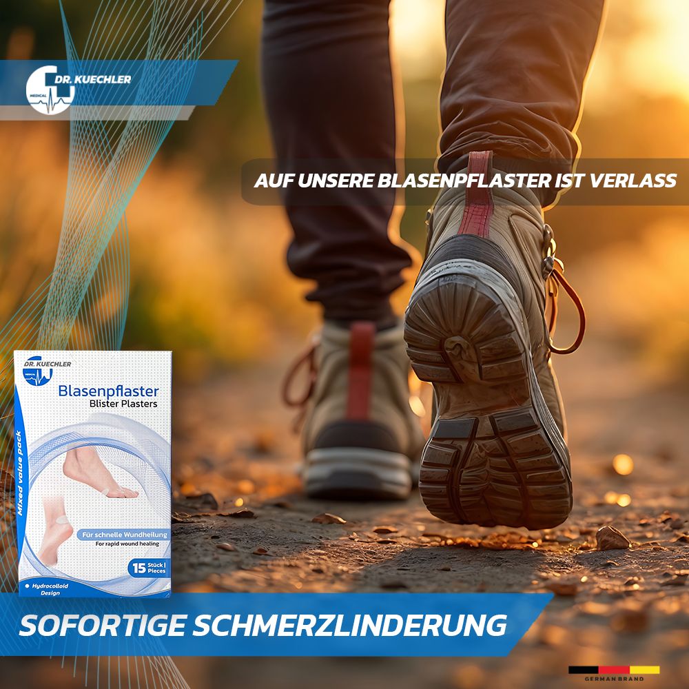 Blasenpflaster-Packung mit Wanderstiefeln auf einem Feldweg. Sofortige Schmerzlinderung.