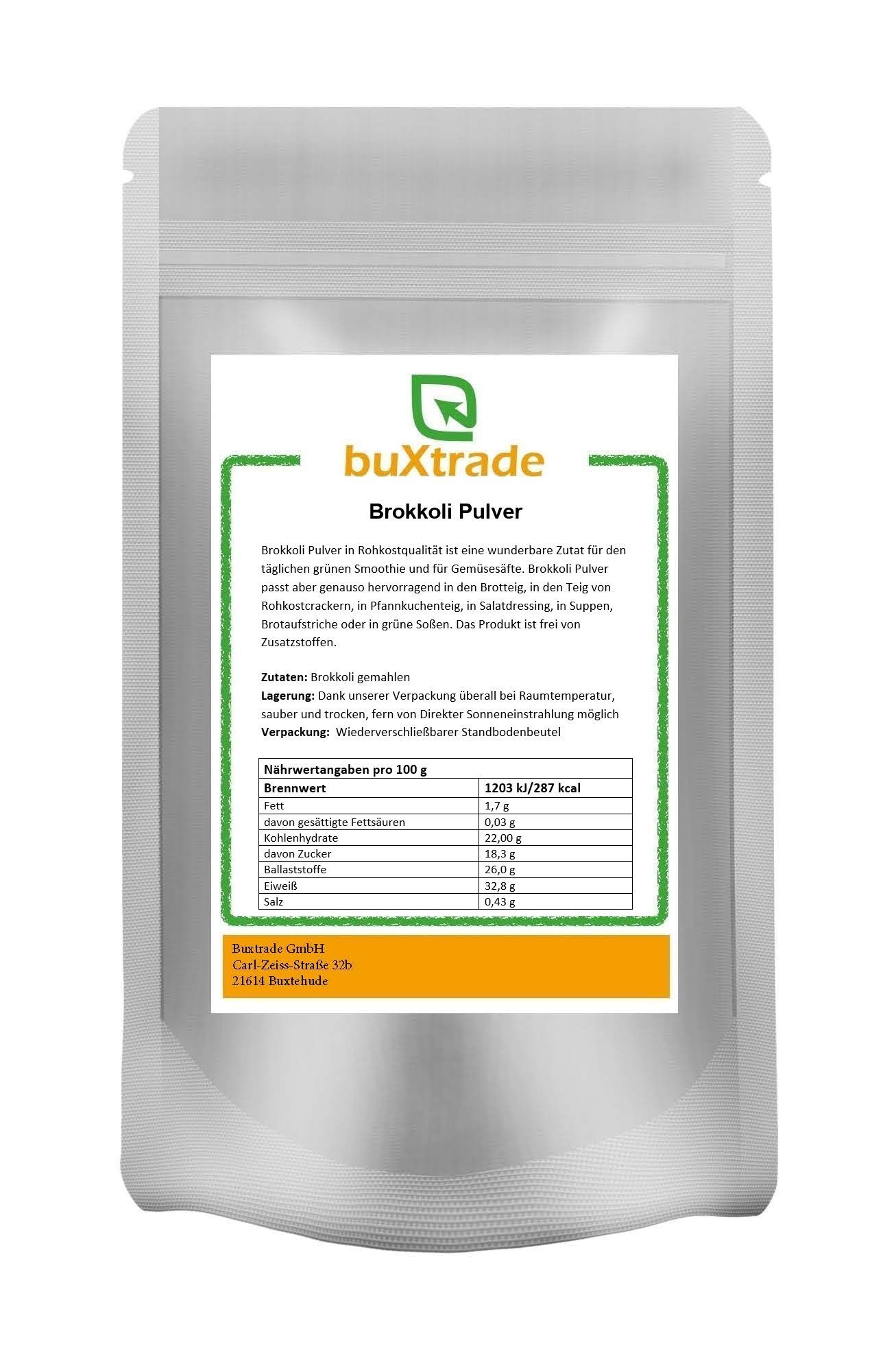 Beutel mit buXtrade Brokkoli Pulver. Weißer Beutel mit Etikett. Aufschrift: Brokkoli Pulver, Nährwertangaben.
