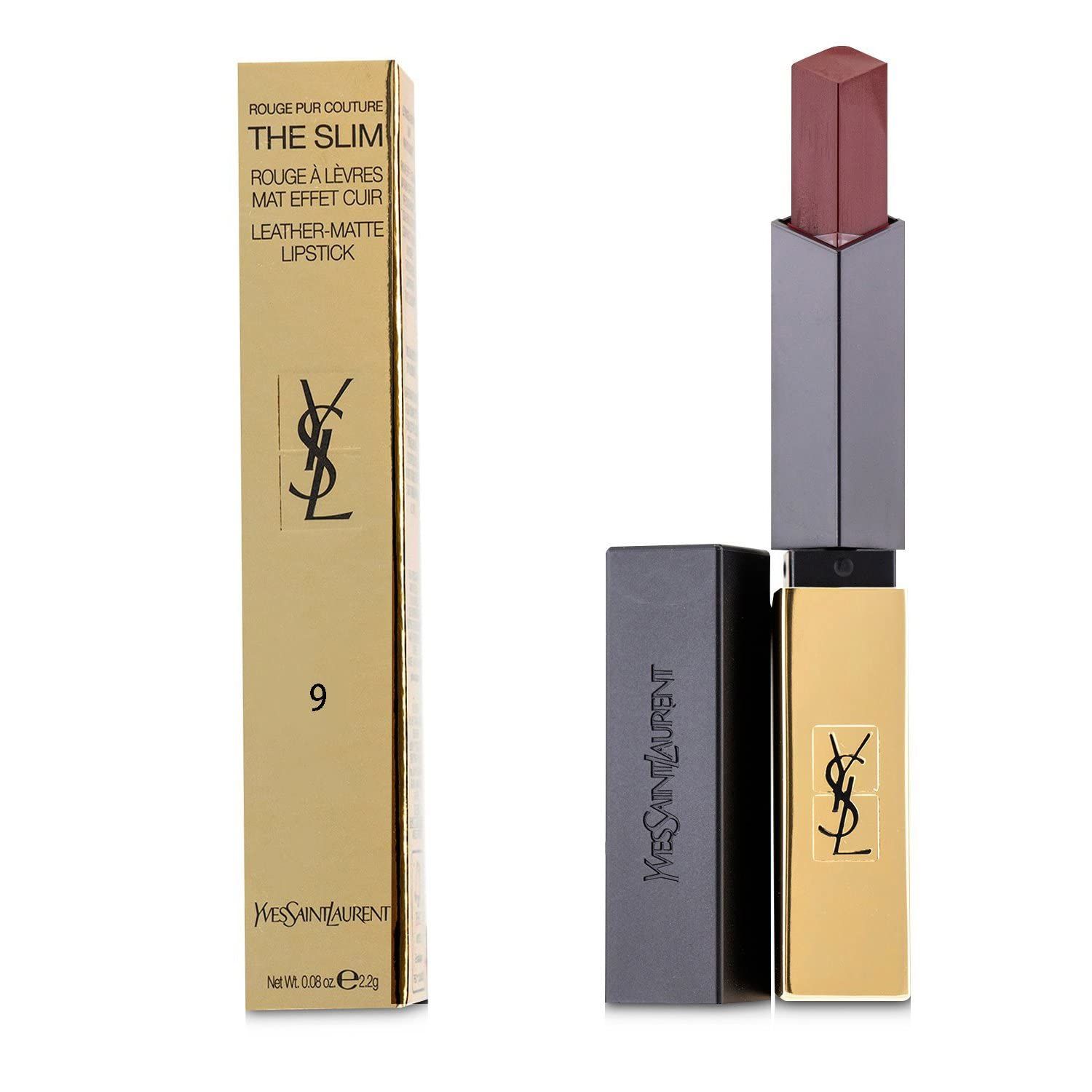 Yves Saint Laurent Lippenstift. Goldfarbener Behälter, schwarzer Deckel. Rötlicher Lippenstift. Verpackung mit Produktnamen und Nummer 9.