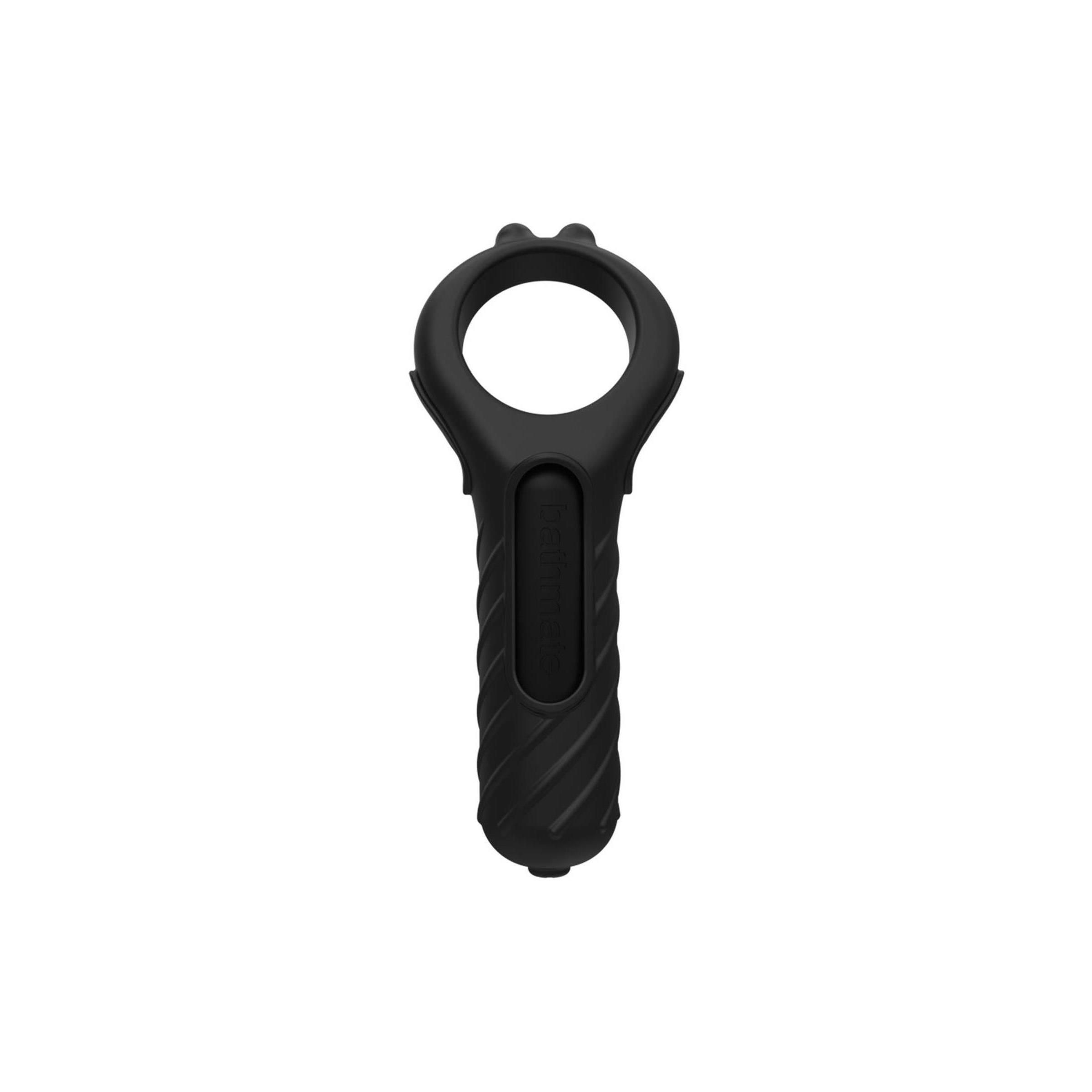 Schwarzes Wellness-Produkt mit Ring und geriffeltem Griff. Ovale Öffnung am Ring. Auf weißem Hintergrund.