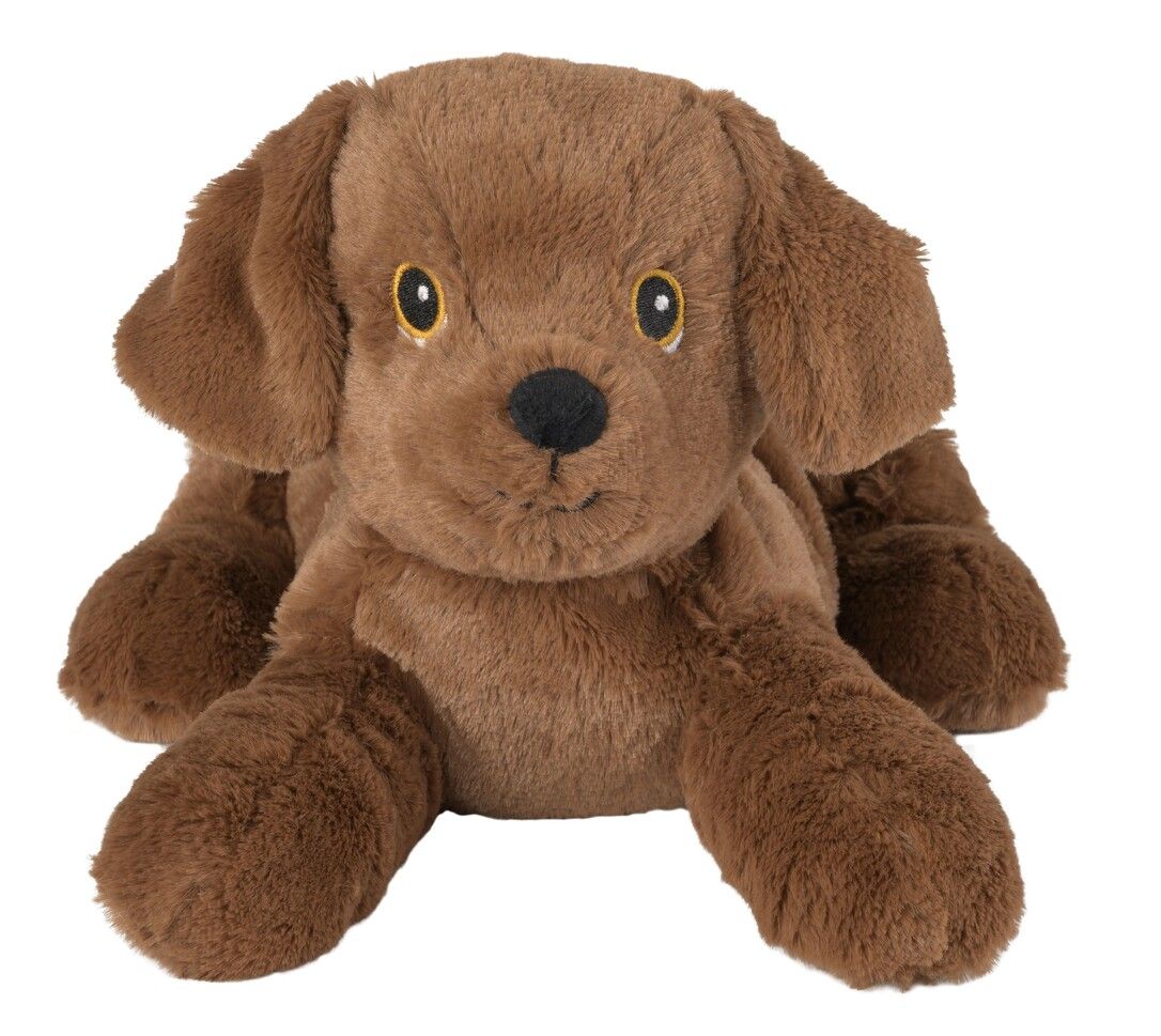 Brauner Stoffhund mit schwarzen Augen und Nase, liegt auf dem Bauch.
