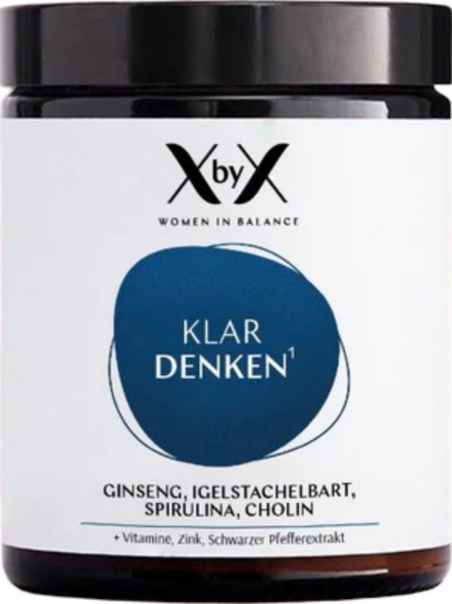 Braune Dose mit schwarzem Deckel. Aufschrift: XbyX, Klar Denken, Ginseng, Igelstachelbart, Spirulina, Cholin. Weiße Etikett mit blauem Kreis.