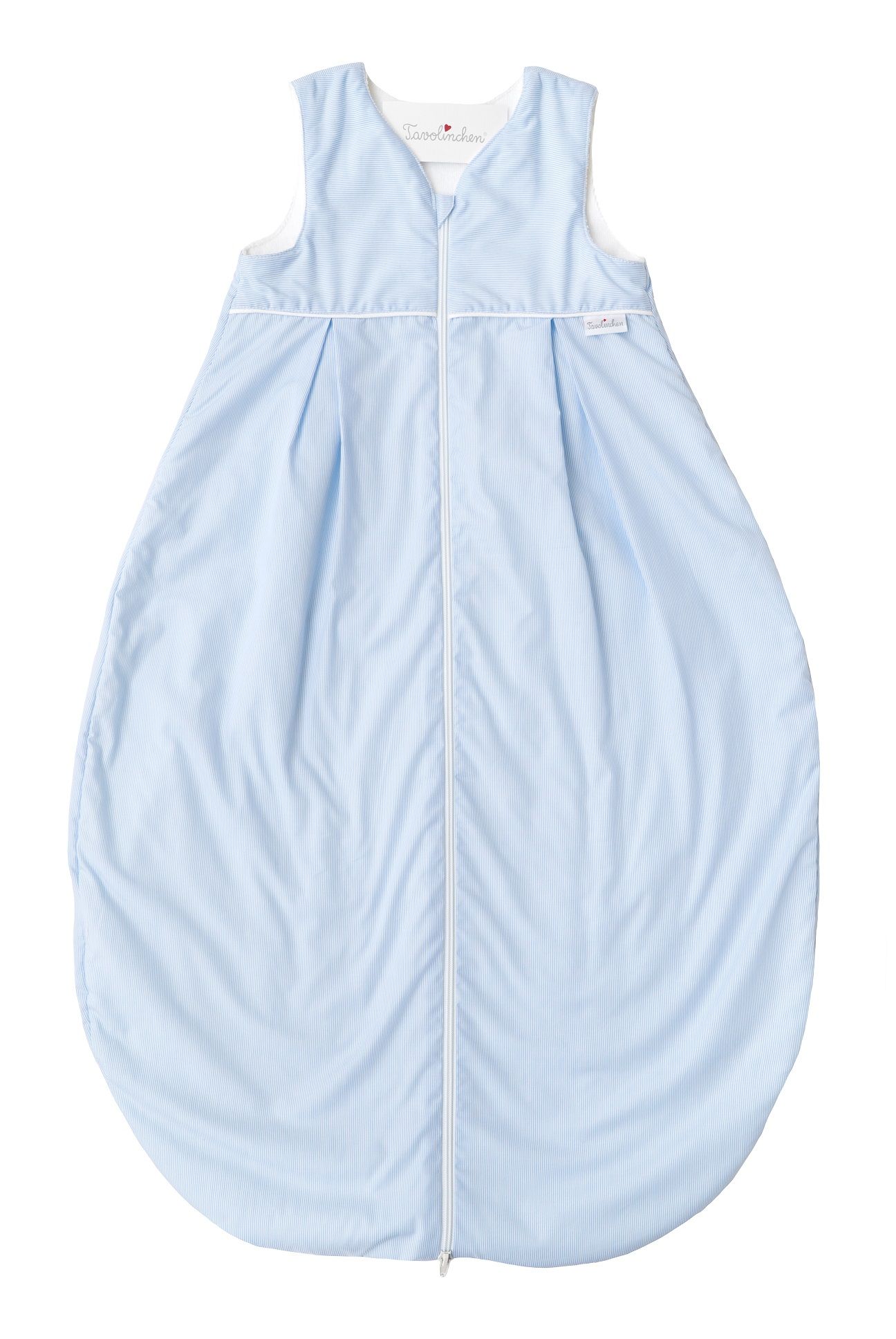 Frottierschlafsack, hellblau gestreift, mit Reißverschluss. Weißes Innenfutter. Label am Saum. V-Ausschnitt.