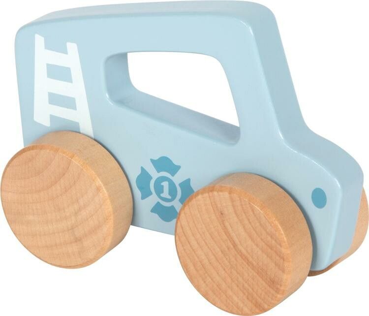 Hellblaues Holzspielzeug-Feuerwehrauto mit weißen und blauen Details und Holzrädern.
