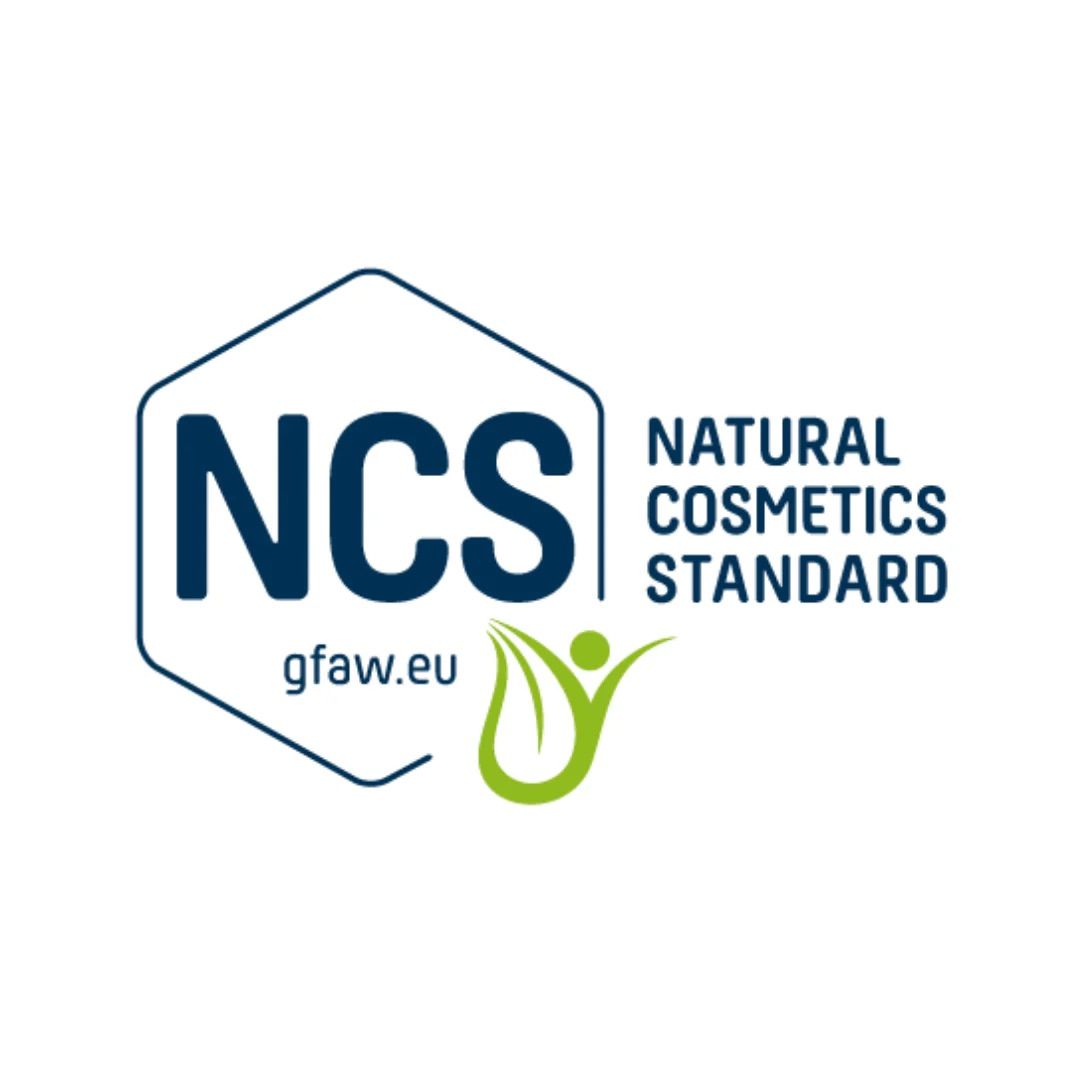 Logo des Natural Cosmetics Standard (NCS). Text: Natural Cosmetics Standard. gfaW.eu.