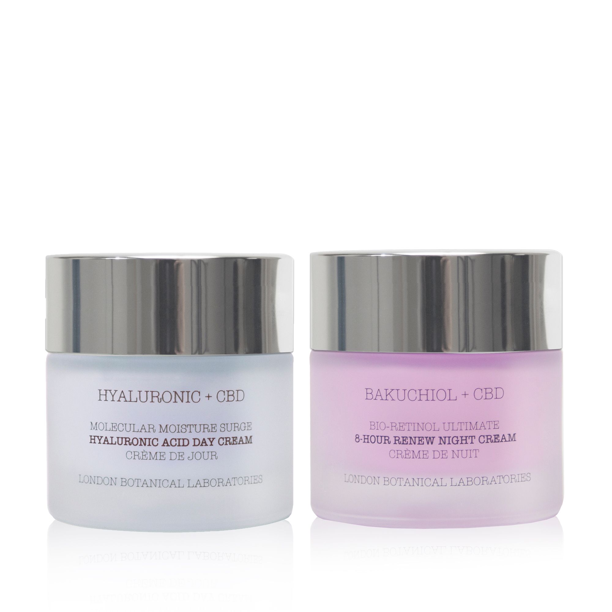 Zwei Cremetiegel mit silbernen Deckeln. Links: Hyaluronsäure Tagescreme. Rechts: Bakuchiol Nachtcreme. Beide mit Text und Logo.