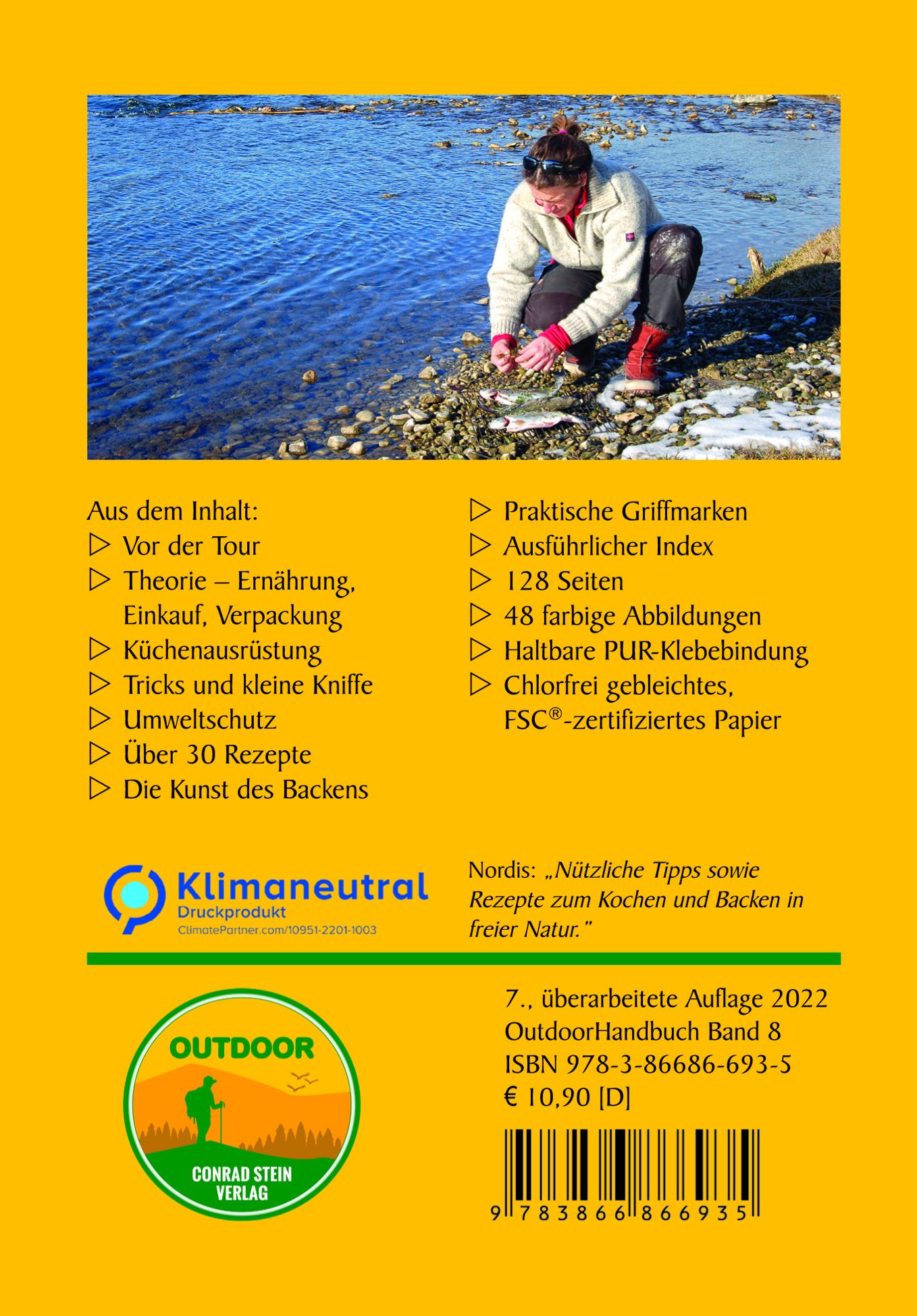 Rückseite des Buches "Outdoor". Text mit Inhaltsangaben und Informationen. FSC-Zertifizierung und Preisangabe.