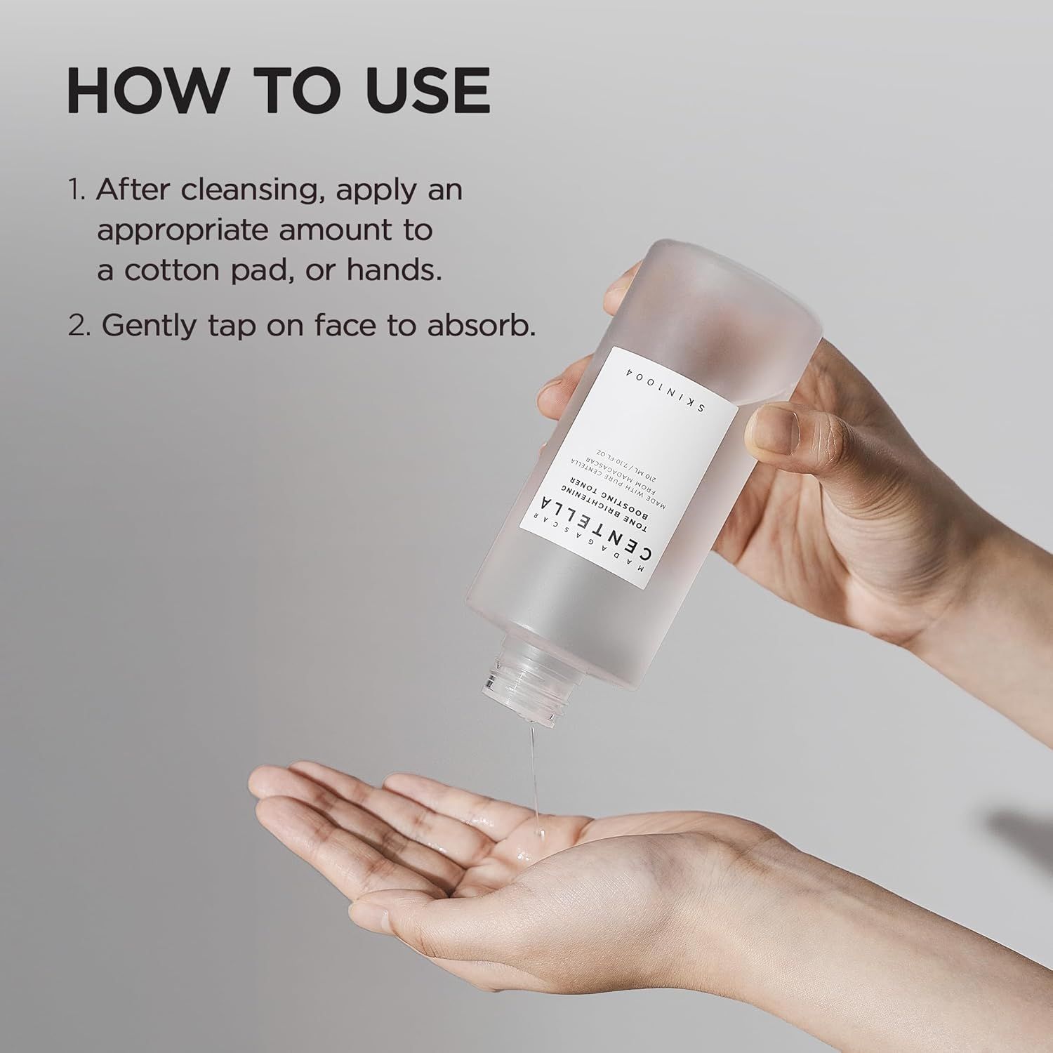 Madagaskar Centella Tone Brightening Boosting Toner in matter Glasflasche mit weißem Deckel.