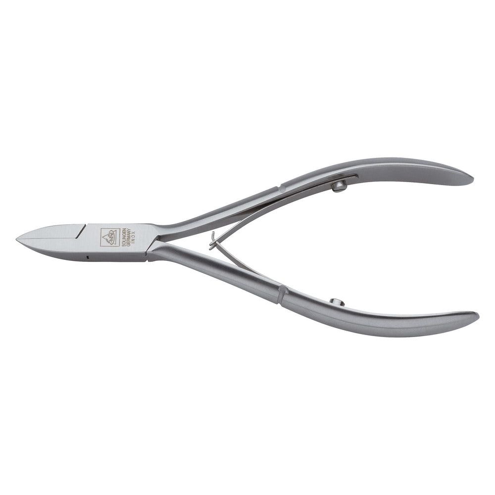 Edelstahl-Nagelzange mit spitzer Schneide und ergonomischen Griffen.