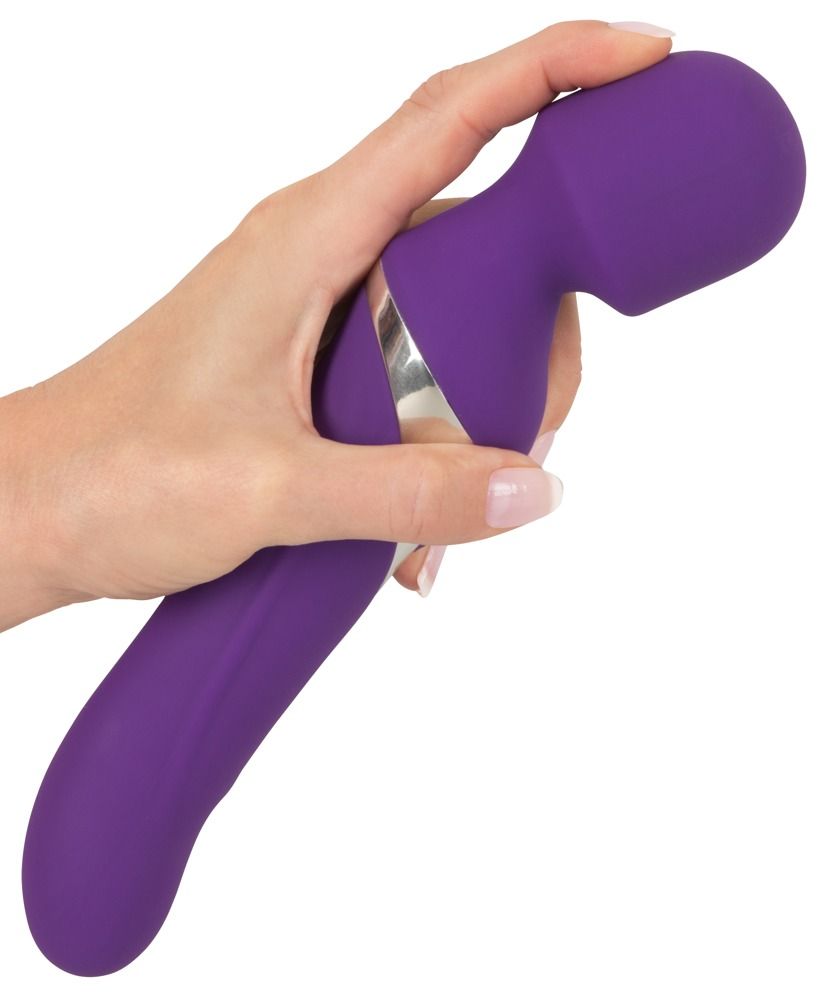 Lila Vibrator, in einer Hand gehalten. Silberfarbener Akzent. Abgerundete Form mit einem Kopf.