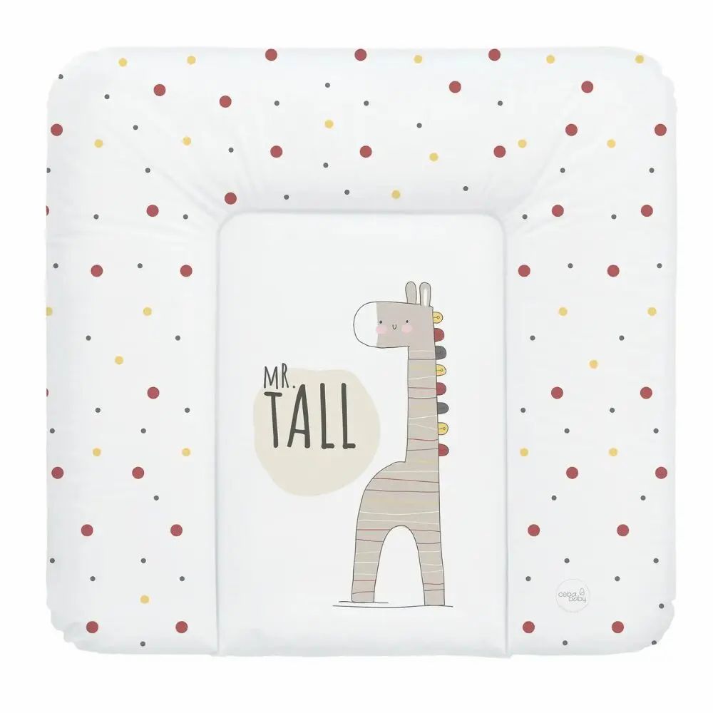 Wickelauflage mit Giraffenmotiv und rotem Punktmuster. Aufschrift "MR. TALL".