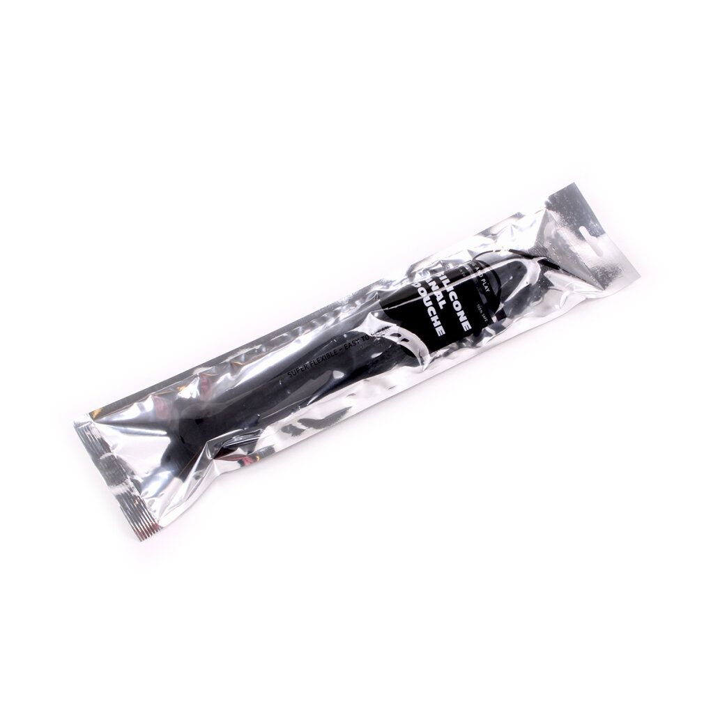 Schwarzes Silikonprodukt in silberner Verpackung. Text: SILICONE ANAL DOUCHE. Schrägansicht.