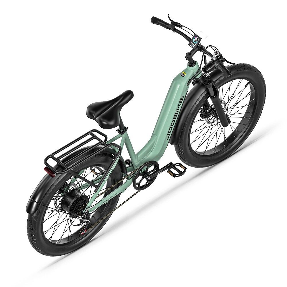 Hellgrünes Elektrofahrrad mit schwarzen Reifen und Gepäckträger. JOOBIKE-Logo am Rahmen. 48V-Batterie.