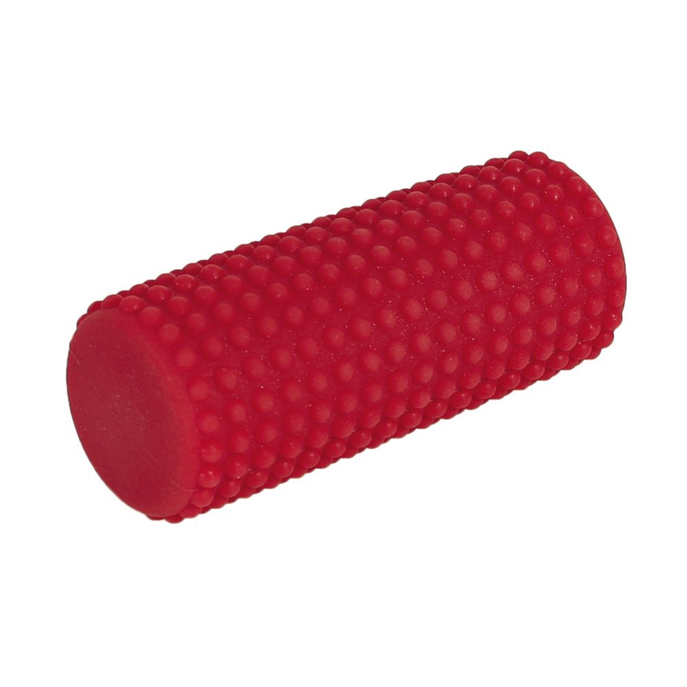 Rote, zylindrische Fitnessrolle mit Noppen auf der Oberfläche. Glatte Enden.