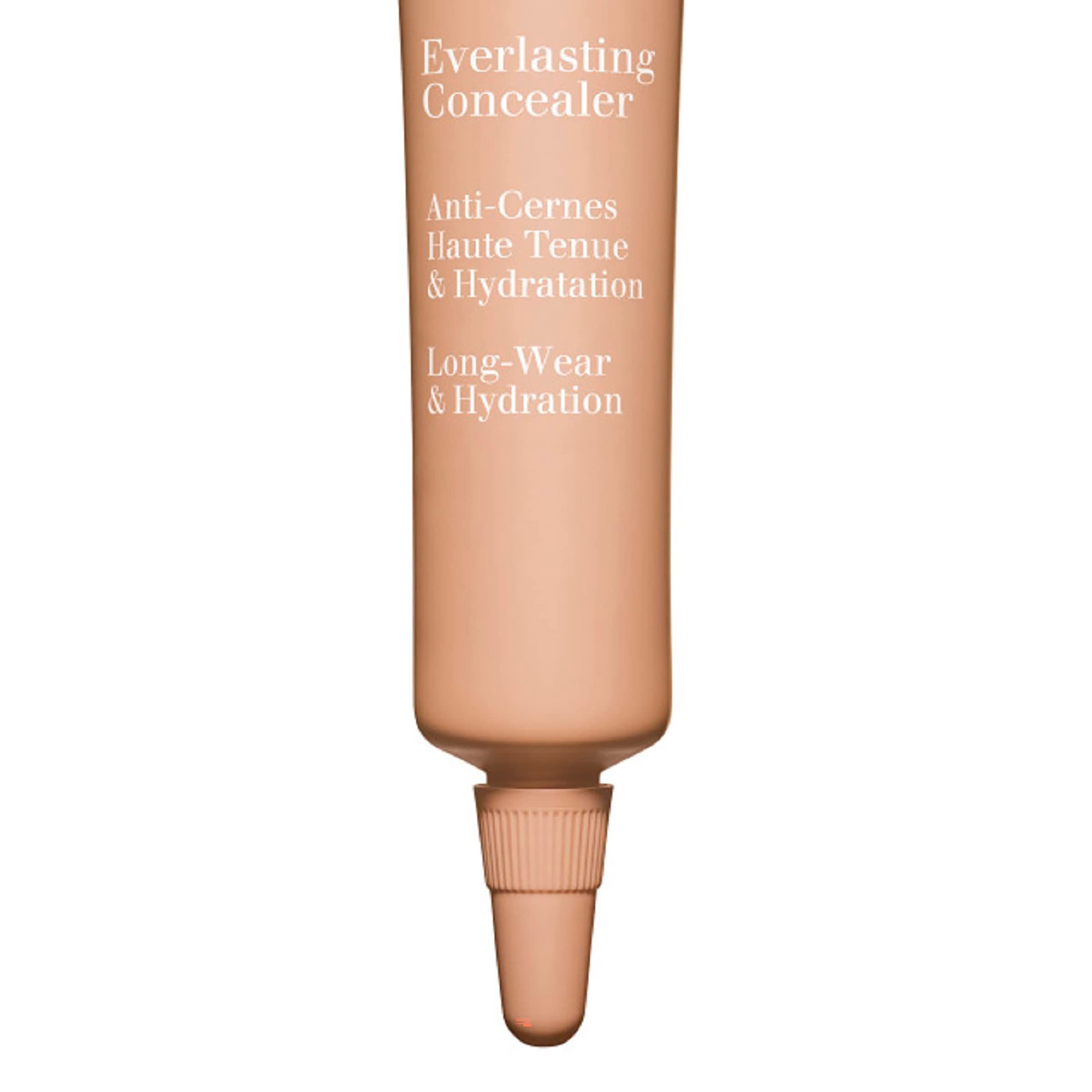 Nahaufnahme des Concealer-Tubes. Text: Everlasting Concealer, Anti-Cernes Haute Tenue & Hydratation, Long-Wear & Hydratation.