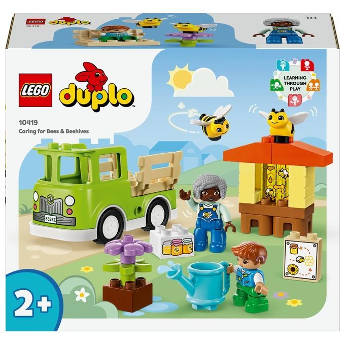 LEGO DUPLO Set. Enthält einen grünen LKW, Figuren, Bienenhaus, Blumen, Gießkanne und Bienen. Altersempfehlung: 2+.