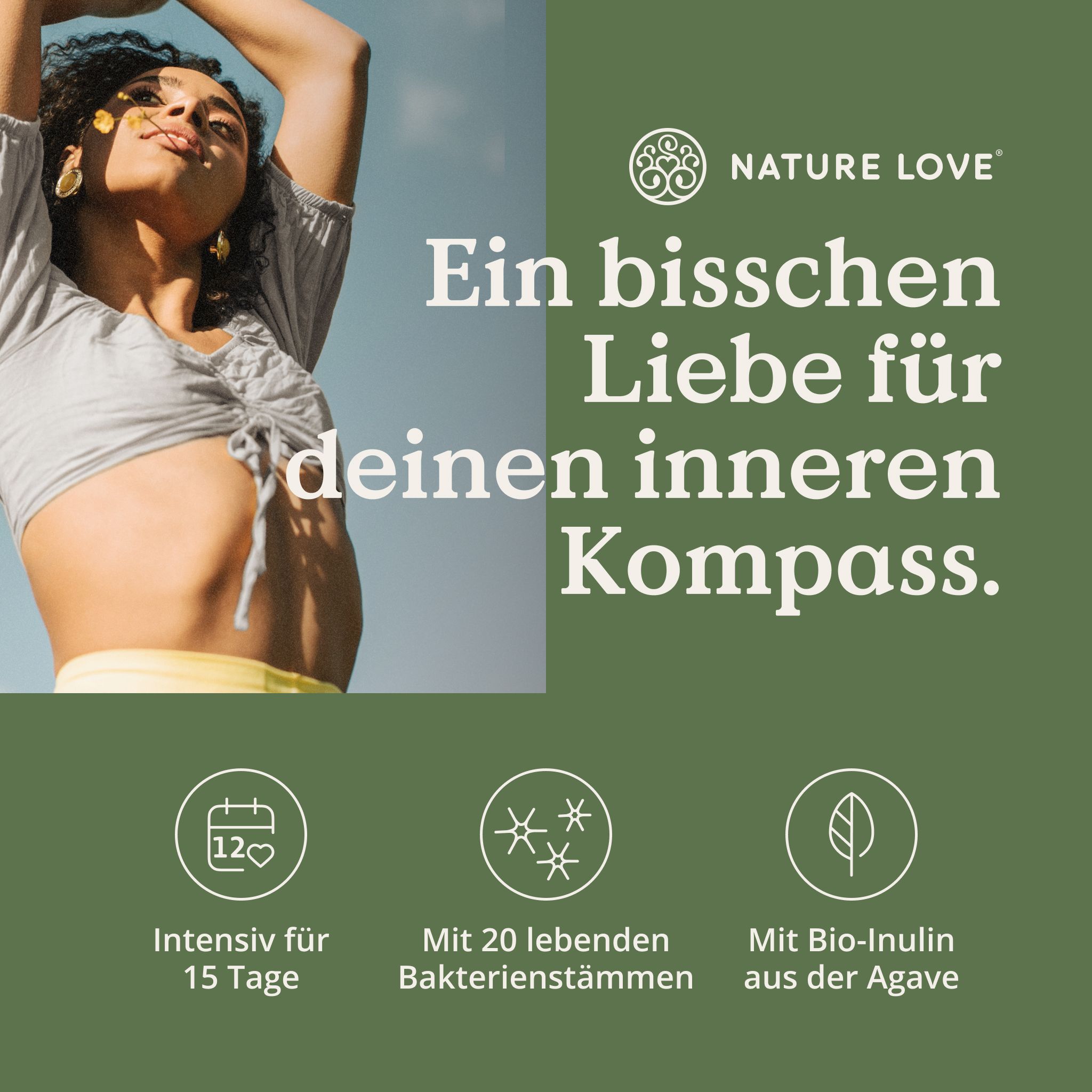 Frau mit Blumen im Haar, die sich dem Himmel zuwendet. Text: Ein bisschen Liebe für deinen inneren Kompass.