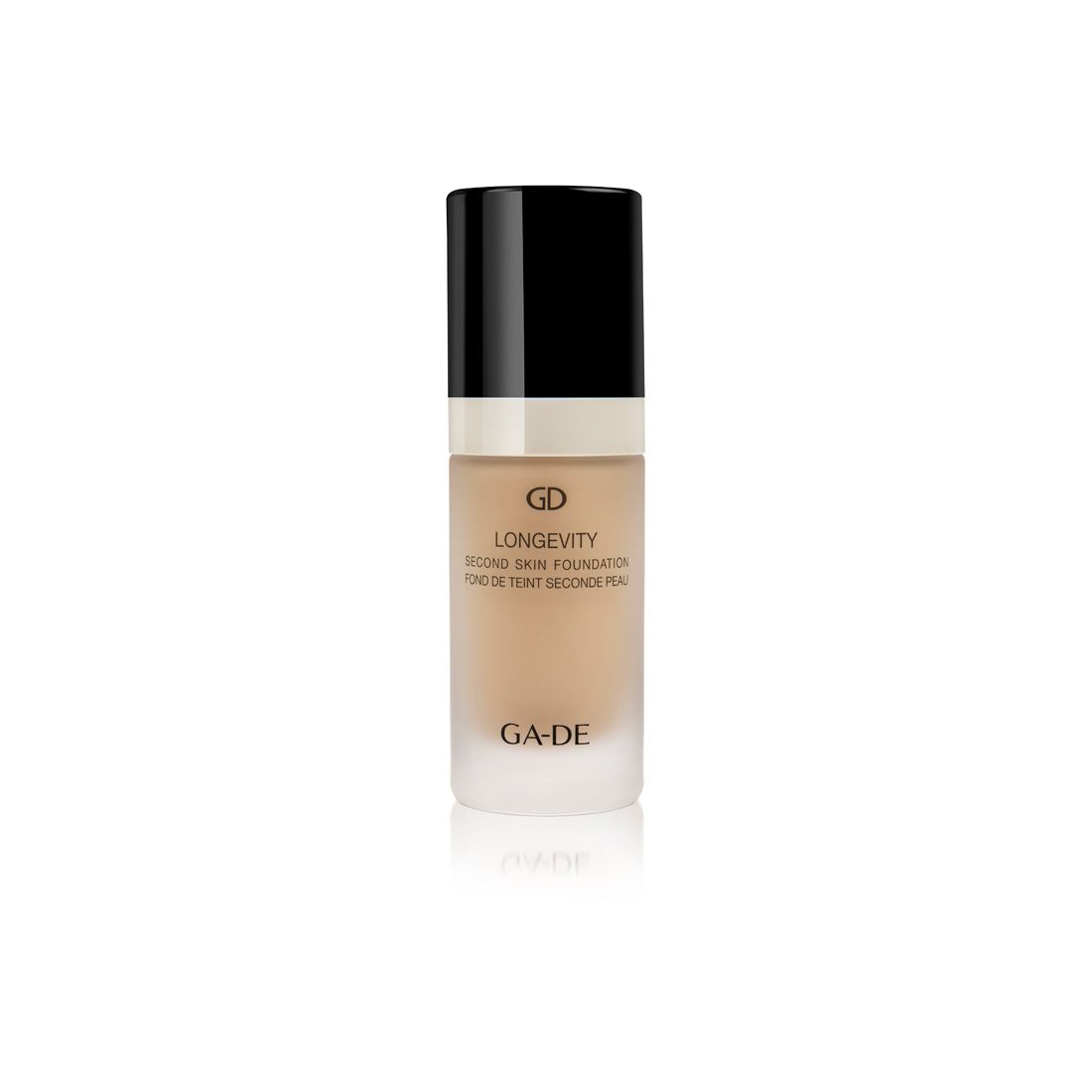 Ga-De Longevity Second Skin Foundation. Flasche mit schwarzem Deckel. Produktname und Marke sichtbar.