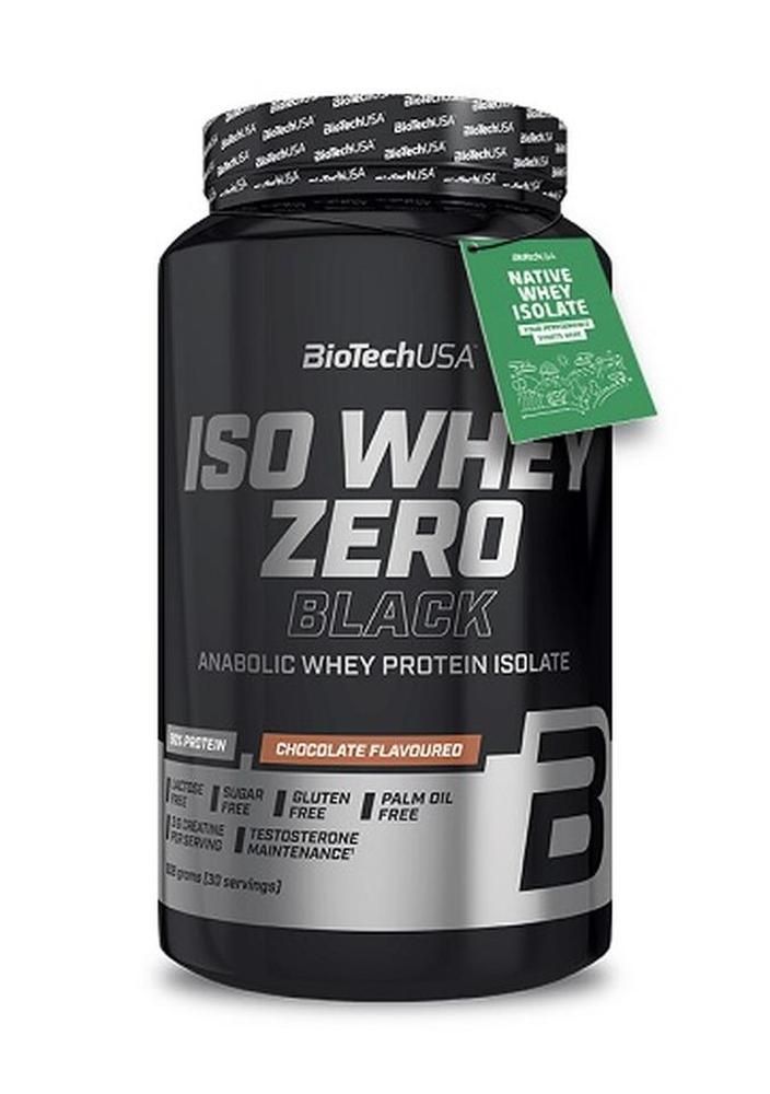 Schwarze Dose mit Aufschrift "ISO WHEY ZERO BLACK". Grün-weißes Etikett mit Produktinformationen. "Chocolate Flavoured".