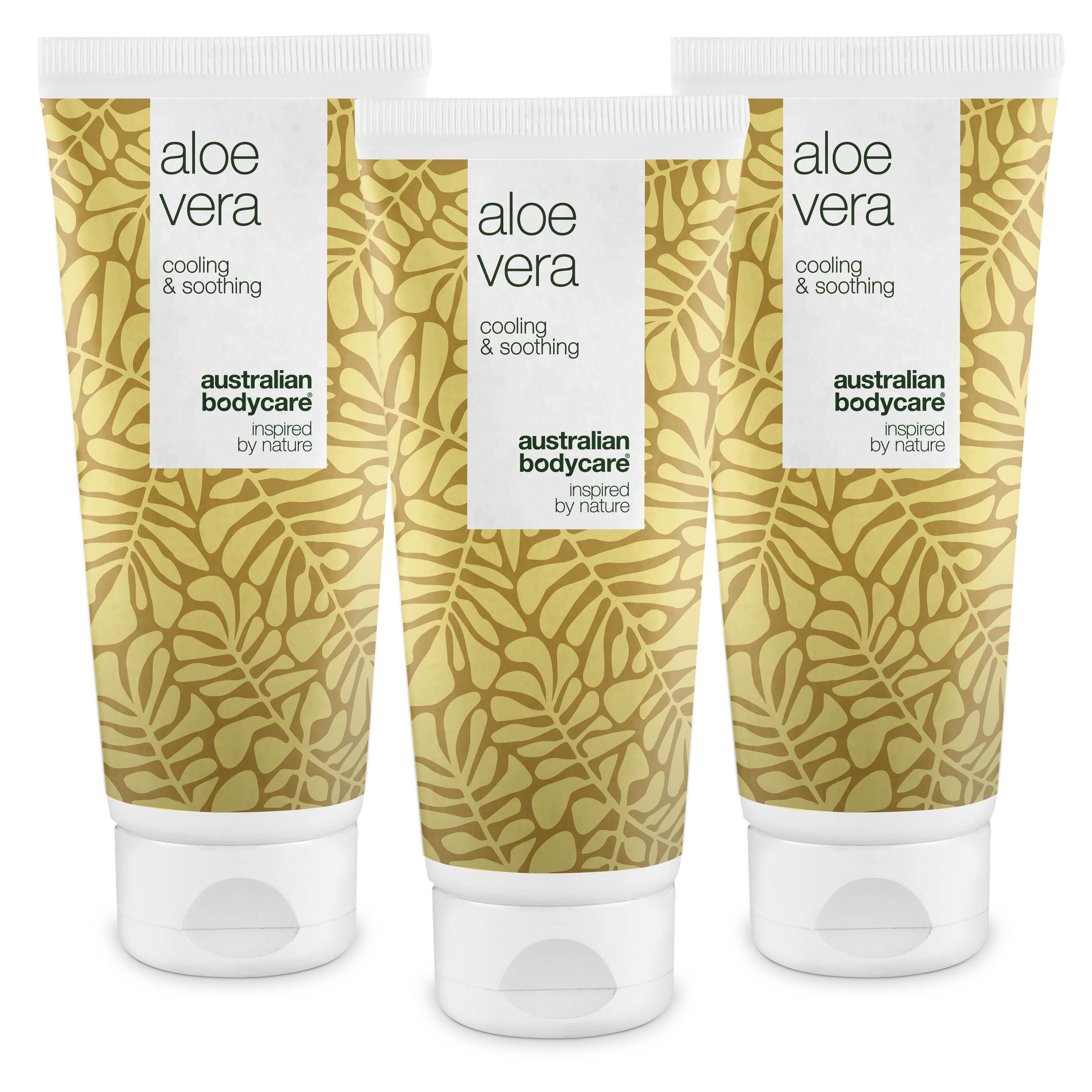 Drei Tuben Aloe Vera Gel. Weiß-gelbes Design mit Blättermuster. Marke: Australian Bodycare.