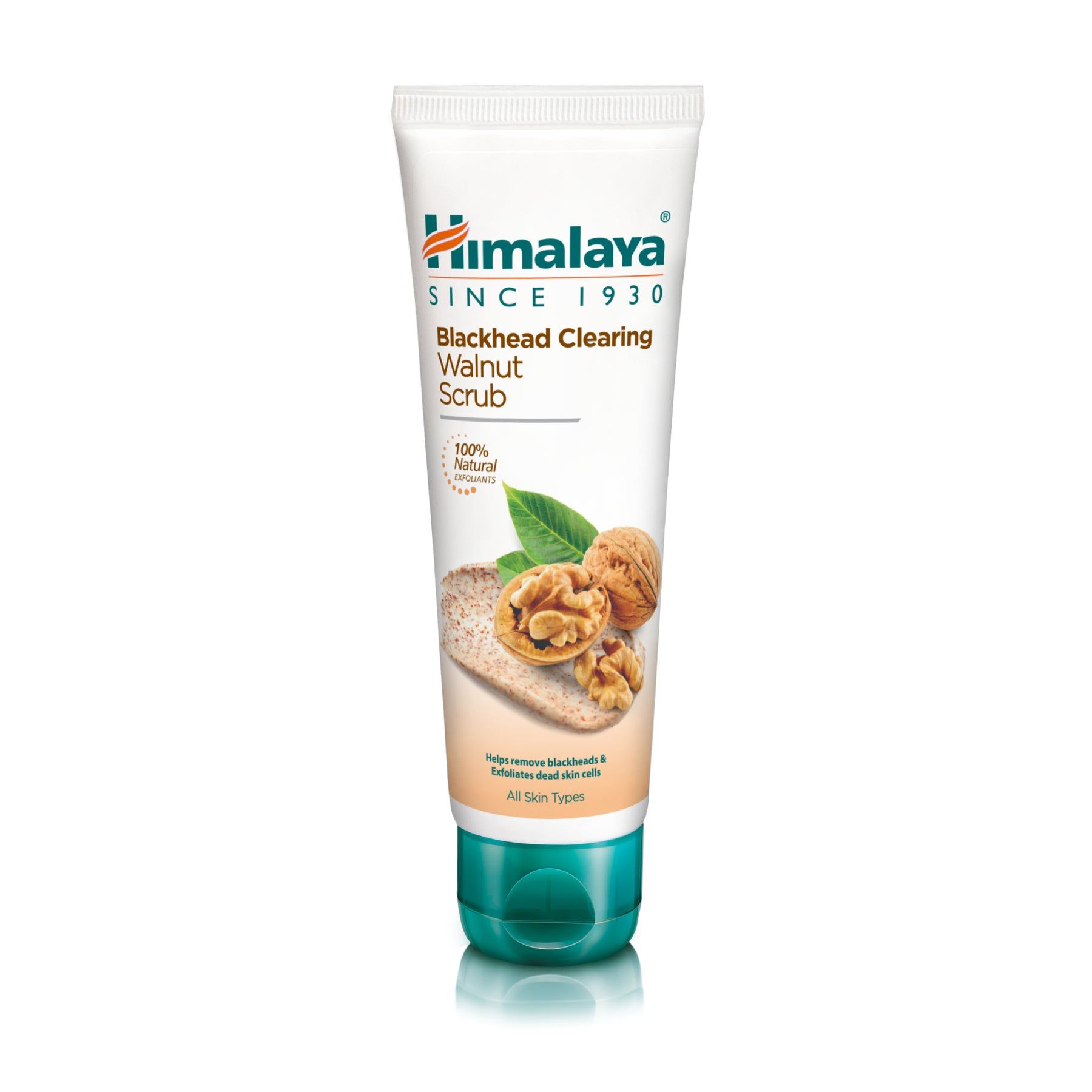 Tube mit Gesichtsreinigungsgel. Marke Himalaya. Produktname: Blackhead Clearing Walnut Scrub. Abbildung von Walnüssen und Blättern.