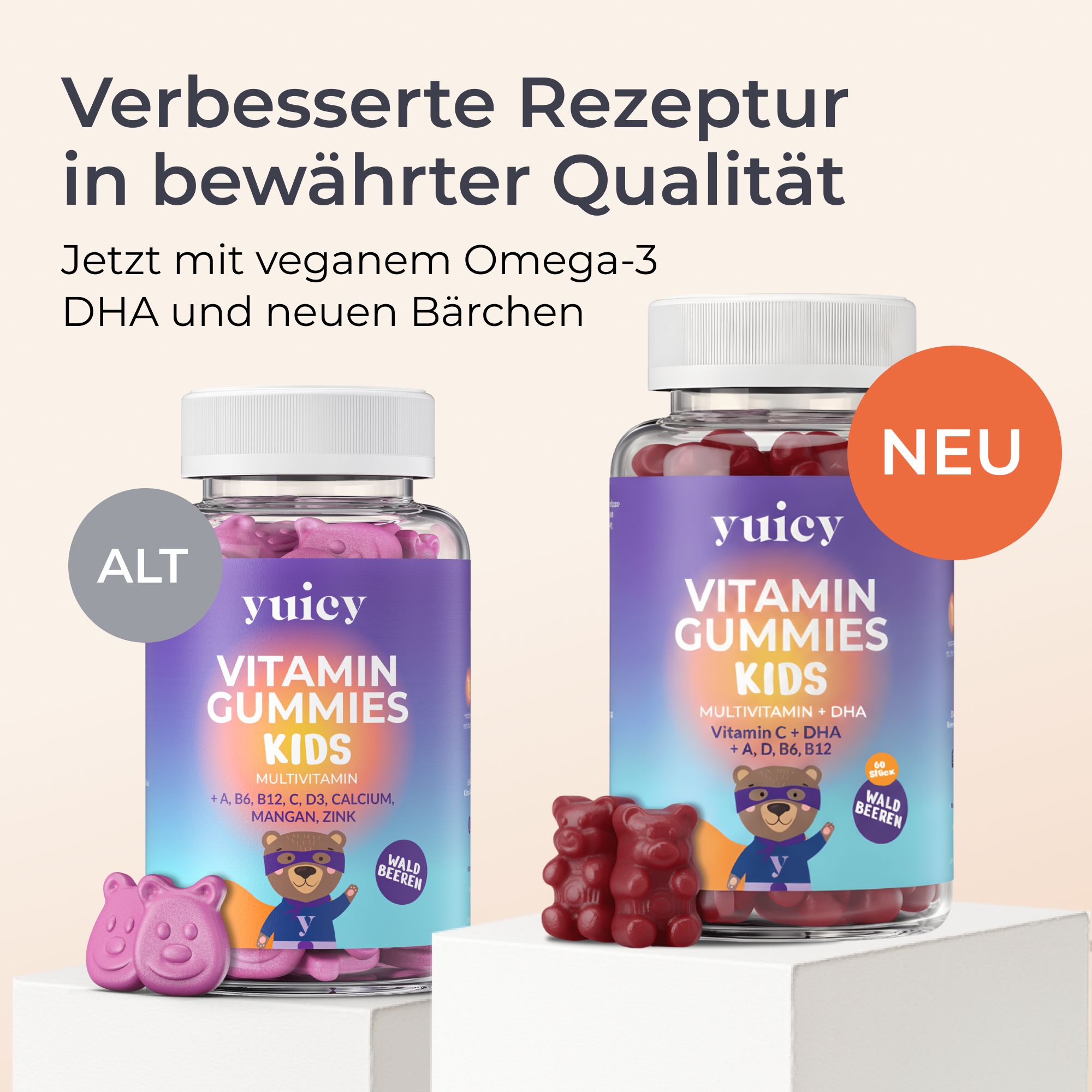 Zwei Flaschen Vitamin-Gummibärchen. Eine mit der Aufschrift 'ALT', die andere mit 'NEU'. Aufschrift: Vitamin Gummies Kids.
