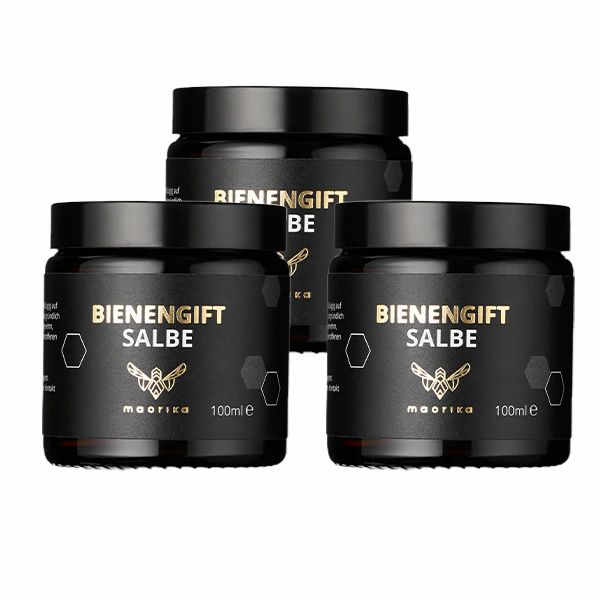 Drei schwarze Tiegel mit goldfarbener Schrift. Aufschrift: Bienengift Salbe, 100ml e. Marke: maorika.