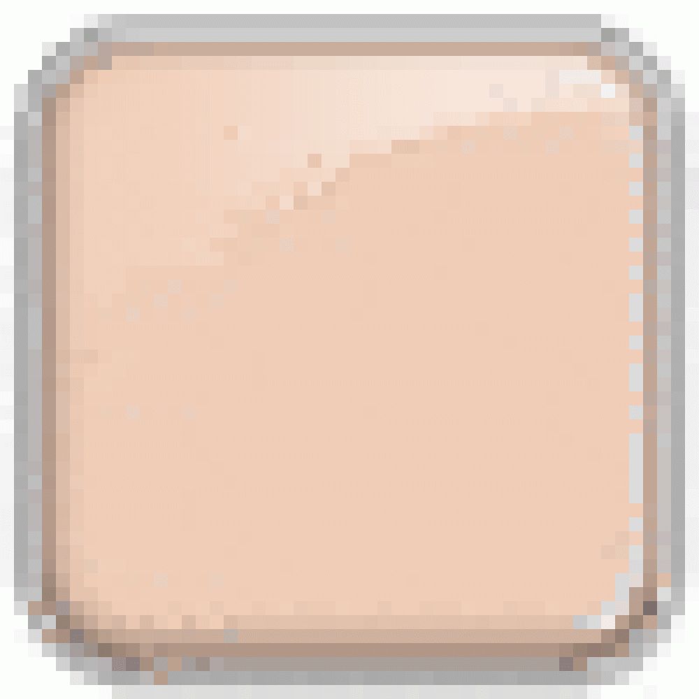 Quadratische Dose Concealer in warmem Cookie-Farbton. Dose mit silberfarbenem Rand.