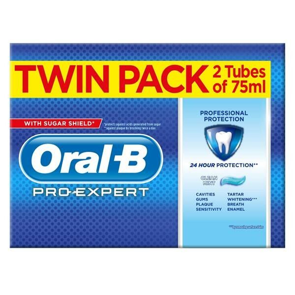 Zahnpasta-Doppelpackung. Blaue Verpackung mit "Oral-B Pro-Expert" und "Twin Pack" Schriftzug. Enthält 2 Tuben.