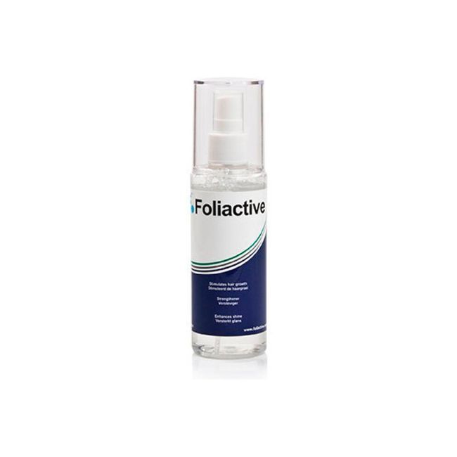 Foliactive Spray-Flasche. Transparente Flasche mit Sprühkopf. Produktname und Informationen auf dem Etikett.