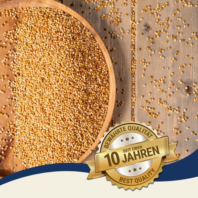 Hirse in Holzschale. Text: Bewährte Qualität, seit über 10 Jahren, Best Quality.