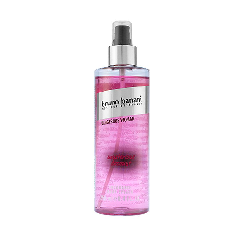 Körpernebel-Flasche. Transparentes Glas, rosa Flüssigkeit. Aufschrift: bruno banani, Dangerous Woman. Zerstäuber.