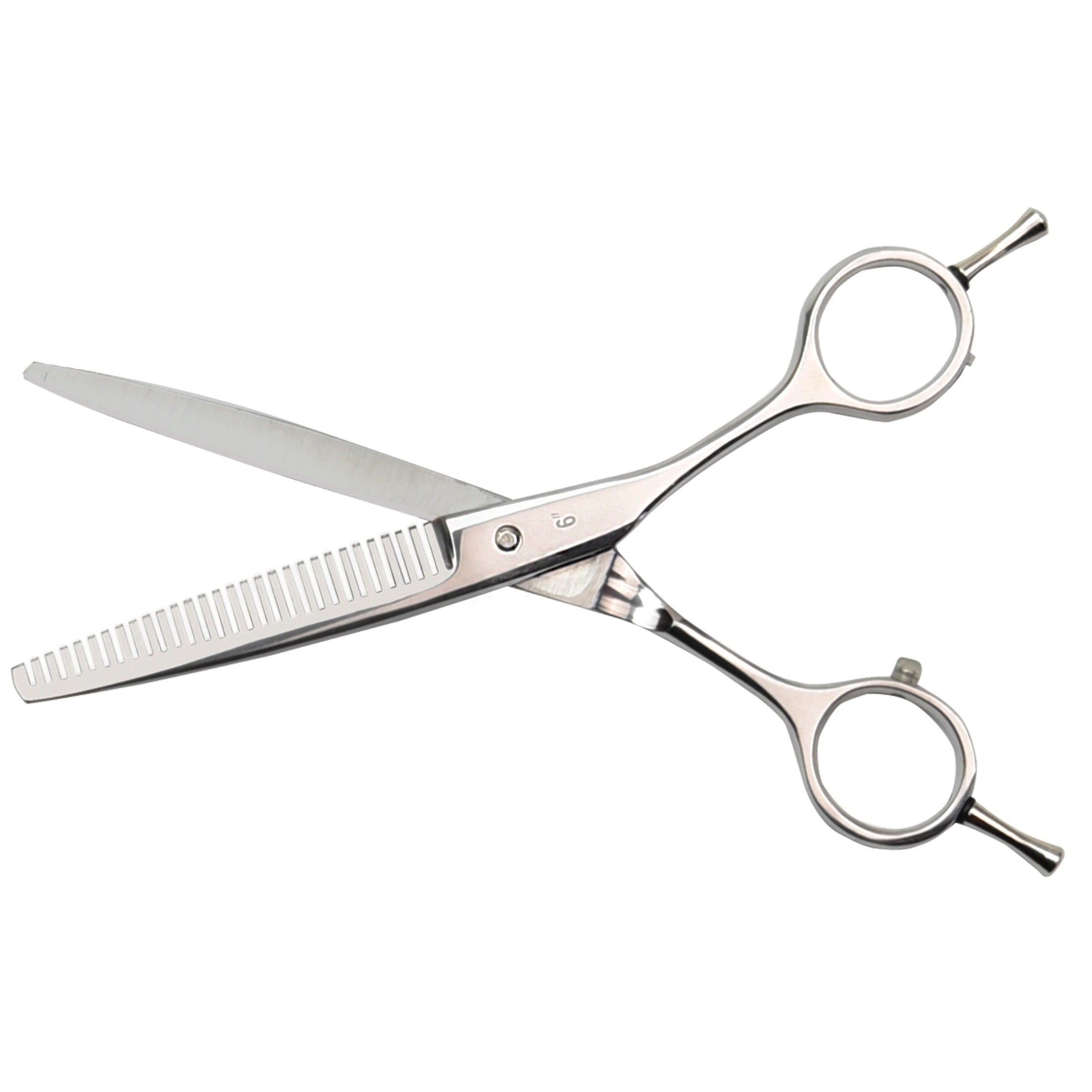 Friseurschere, silberfarben, mit gezahnter Klinge. Geöffnet, zeigt die Klingen.