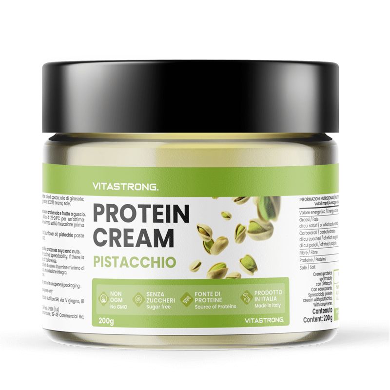 Glas mit Protein Cream Pistachio von Vitastrong. Schwarzer Deckel, grüne Etiketten. Pistazien und Text: Protein Cream, Pistachio.