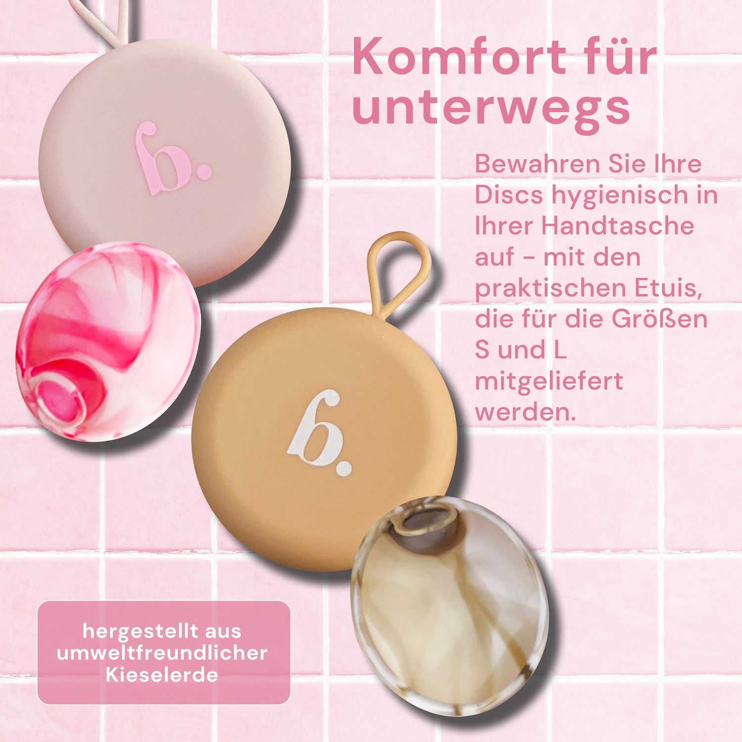 Drei Menstruationsscheiben in Etuis. Eine rosa-weiß marmorierte Scheibe, eine beige Scheibe und eine beige Hülle mit Logo.