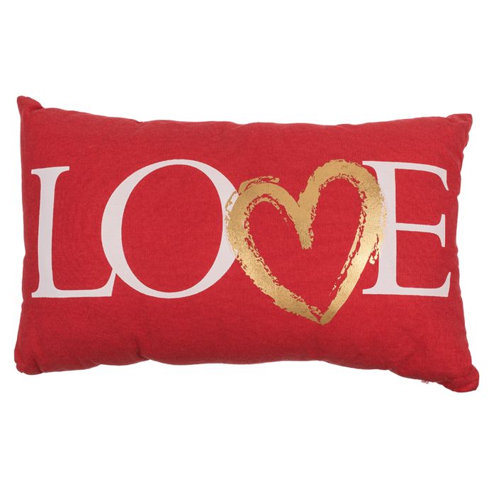 Rotes Kissen mit LOVE-Schriftzug und goldenem Herz. Rechteckige Form.